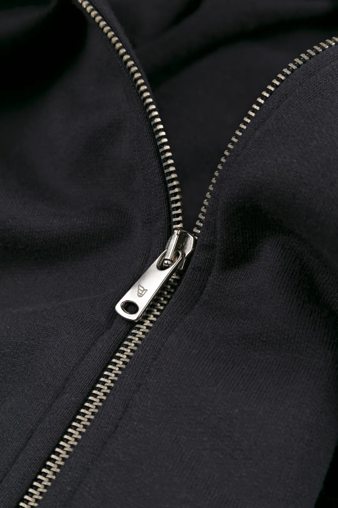 Signature Zip Vest | Black Navy - CLUB 24